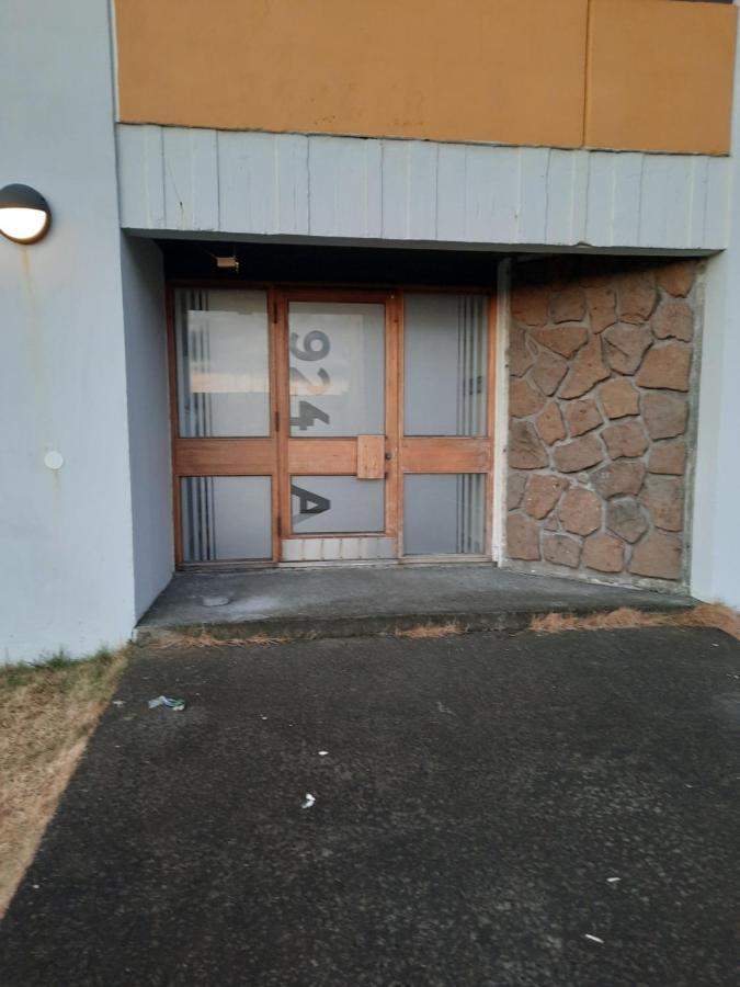 Apartment Near The Airport Njarthvik Экстерьер фото