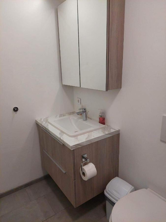 Apartment Near The Airport Njarthvik Экстерьер фото
