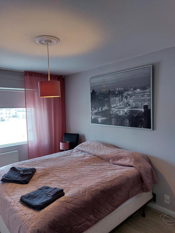 Apartment Near The Airport Njarthvik Экстерьер фото